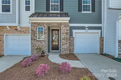 2009 Howell Creek Way, Charlotte, NC 28215