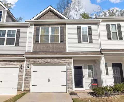 7224 Somerford Rd, Charlotte, NC 28215