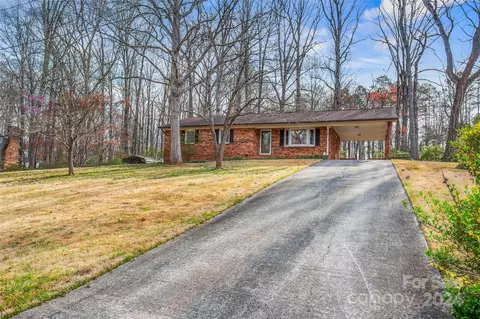 170 Norma Ln, Advance, NC 27006