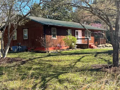 88 Bambi Ln, Mill Spring, NC 28756