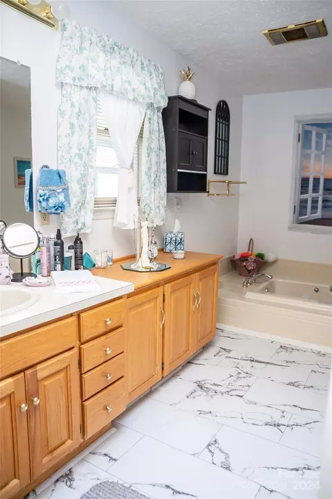 Bath - 5908 Bollinger Loop, Morganton, NC 28655 photo 1 of 4