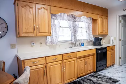 Kitchen - 5908 Bollinger Loop, Morganton, NC 28655 photo 3 of 5