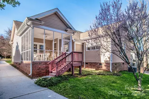Exterior - 313 Ashby Dr, Davidson, NC 28036 photo 6 of 13