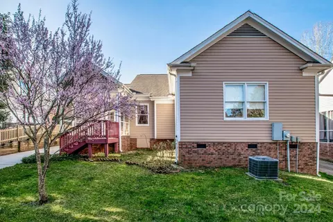 Exterior - 313 Ashby Dr, Davidson, NC 28036 photo 8 of 13