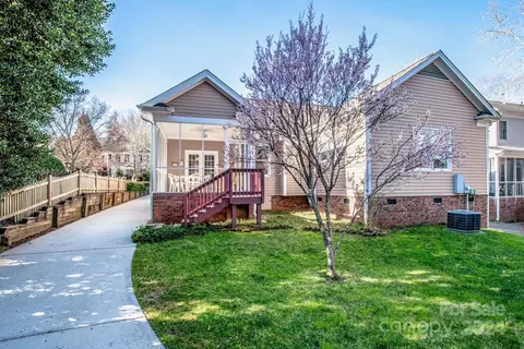 Exterior - 313 Ashby Dr, Davidson, NC 28036 photo 7 of 13