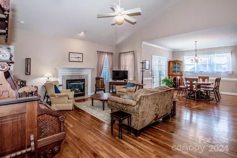Living - 313 Ashby Dr, Davidson, NC 28036 photo 1 of 4