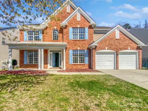 10807 Fountaingrove Dr, Charlotte, NC 28262