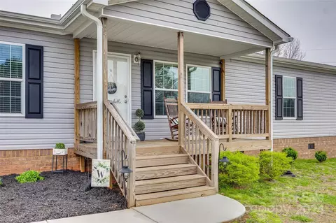 5643 Golf Course Rd, Great Falls, SC 29055