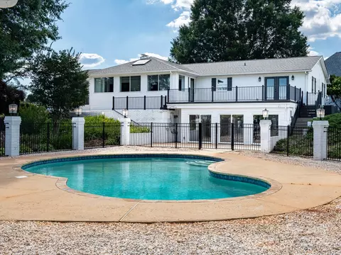 127 Streamside 6 Ests #6, Mooresville, NC 28117
