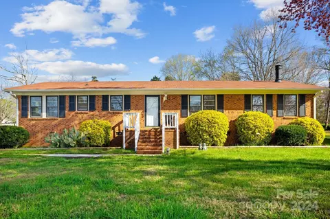 4205 Witwould Ln, Winston Salem, NC 27107