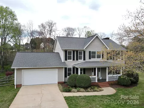 2930 5th Street Pl, Hickory, NC 28601