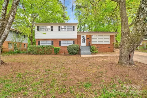 1048 Mt Kisco Dr, Charlotte, NC 28213