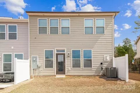Exterior - 3027 Patchwork Ct, Fort Mill, SC 29708 photo 5 of 7