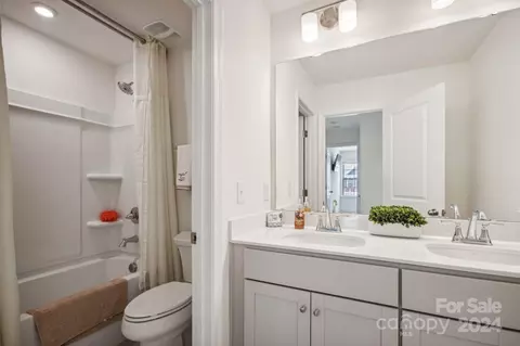 Bath - 3027 Patchwork Ct, Fort Mill, SC 29708 photo 3 of 3