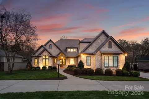 846 Armstrong Rd, Belmont, NC 28012