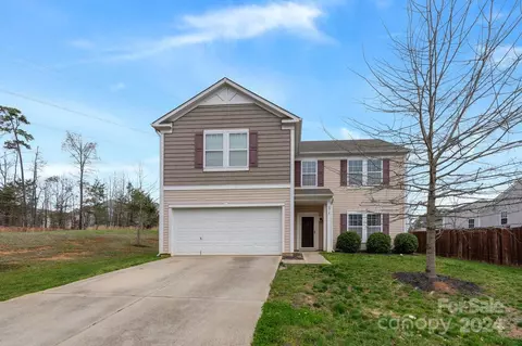 6914 Hopkins St, Charlotte, NC 28269