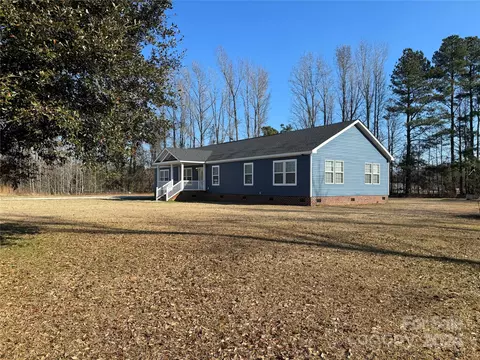 643 Holly Cir, Wallace, SC 29596