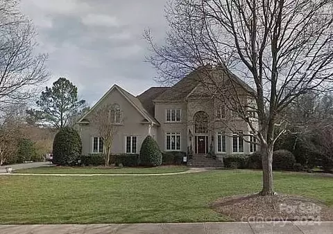 12501 Pine Valley Club Dr, Charlotte, NC 28277