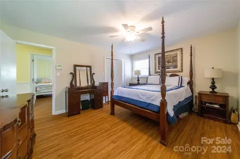 112 Pine St, Morganton, NC 28655 photo 10