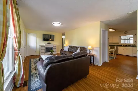 112 Pine St, Morganton, NC 28655 photo 7