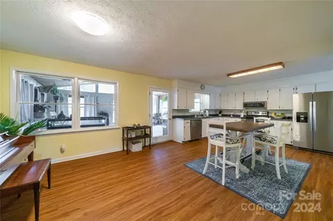 112 Pine St, Morganton, NC 28655 photo 5