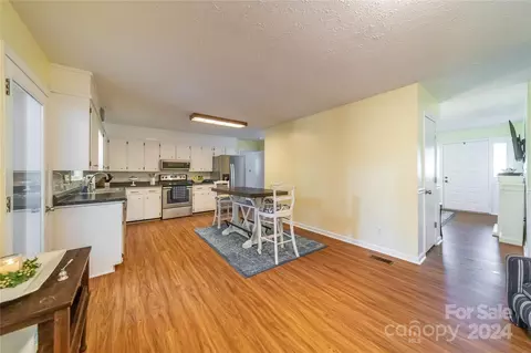 112 Pine St, Morganton, NC 28655 photo 6