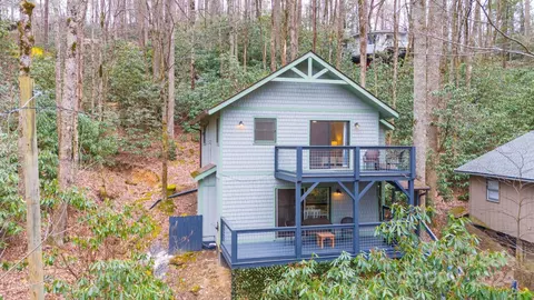 207 Hemlock Rd, Banner Elk, NC 28604