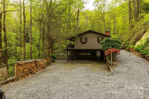 51 Laurel Dr, Whittier, NC 28789