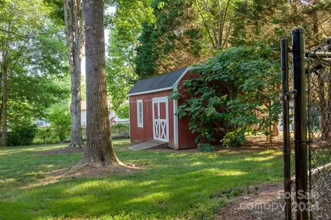 6541 Willowbottom Rd, Hickory, NC 28602 photo 40