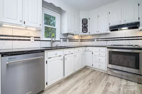 6541 Willowbottom Rd, Hickory, NC 28602 photo 11