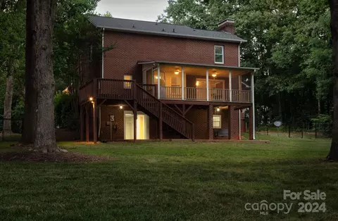 6541 Willowbottom Rd, Hickory, NC 28602 photo 4