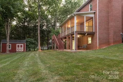 6541 Willowbottom Rd, Hickory, NC 28602 photo 5