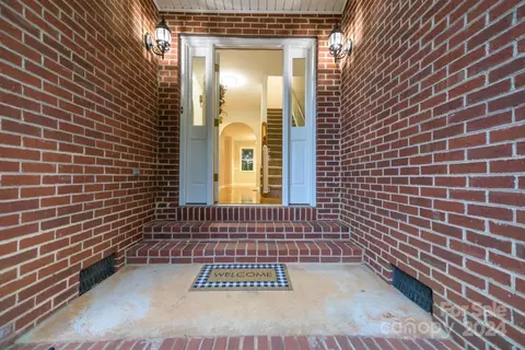 6541 Willowbottom Rd, Hickory, NC 28602 photo 7
