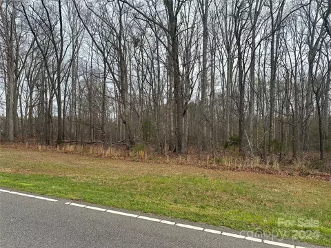 731 Memorial Hwy, Harmony, NC 28634