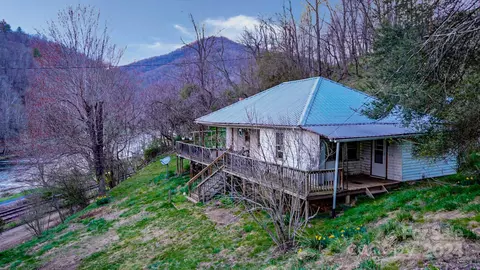 117 Beaver Ln, Bakersville, NC 28705