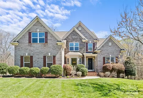2063 Weddington Lake Dr, Weddington, NC 28104