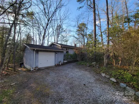 617 Rhododendron Ave, Black Mountain, NC 28711