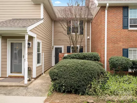 9319 S Vicksburg Park Ct, Charlotte, NC 28210