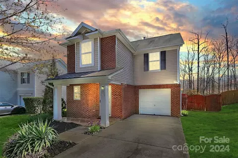 8120 Deodora Cedar Ln, Charlotte, NC 28215