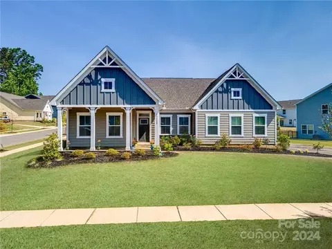 13132 Marquis St, Davidson, NC 28036