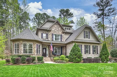 7019 Montgomery Rd, Lake Wylie, SC 29710