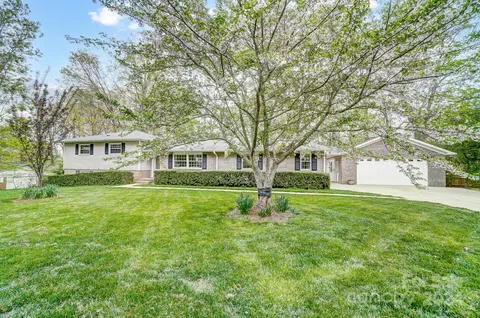233 Kingsway Cir, Charlotte, NC 28214