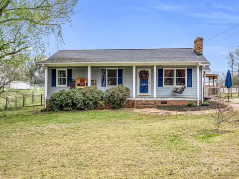 136 Church St, Ellenboro, NC 28040