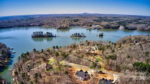 44 High Lake Dr, Statesville, NC 28677