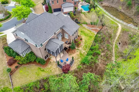 Exterior - 620 Pomegranate Pl, Fort Mill, SC 29708 photo 8 of 10