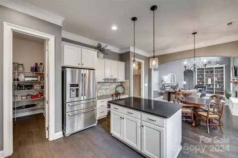 Kitchen - 620 Pomegranate Pl, Fort Mill, SC 29708 photo 4 of 5
