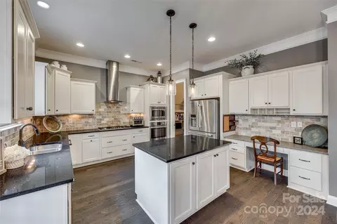 Kitchen - 620 Pomegranate Pl, Fort Mill, SC 29708 photo 3 of 5