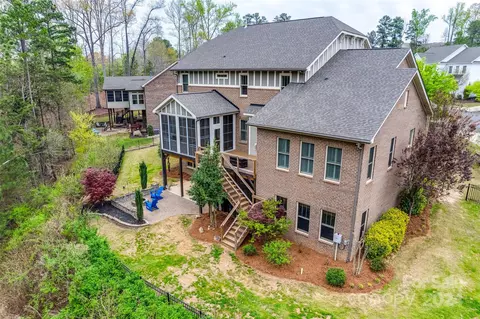 Exterior - 620 Pomegranate Pl, Fort Mill, SC 29708 photo 6 of 10