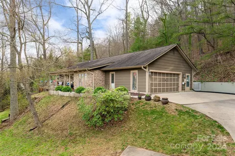 202 Laurel Ridge Rd, Asheville, NC 28805