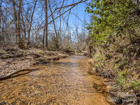 190 Beason Rd, Mooresboro, NC 28114
